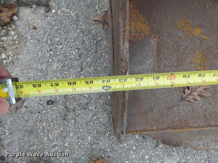 image for item DB5904 2005 Bobcat T300 skid steer