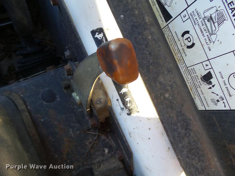 image for item DB5904 2005 Bobcat T300 skid steer
