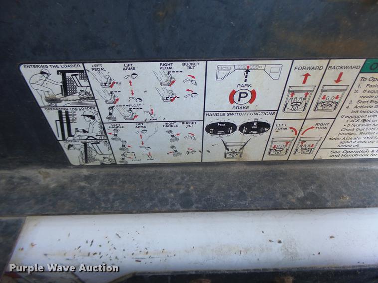 image for item DB5904 2005 Bobcat T300 skid steer