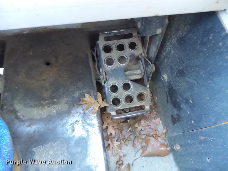 image for item DB5904 2005 Bobcat T300 skid steer