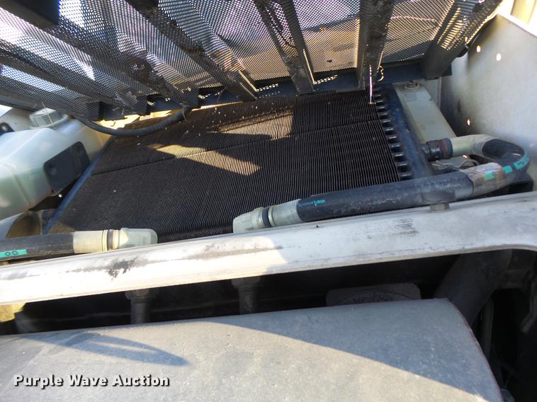 image for item DB5904 2005 Bobcat T300 skid steer