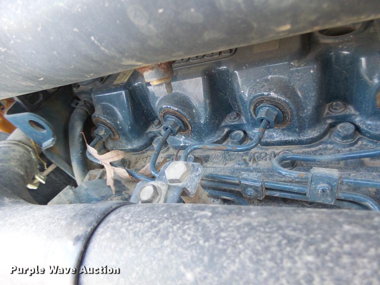 image for item DB5904 2005 Bobcat T300 skid steer