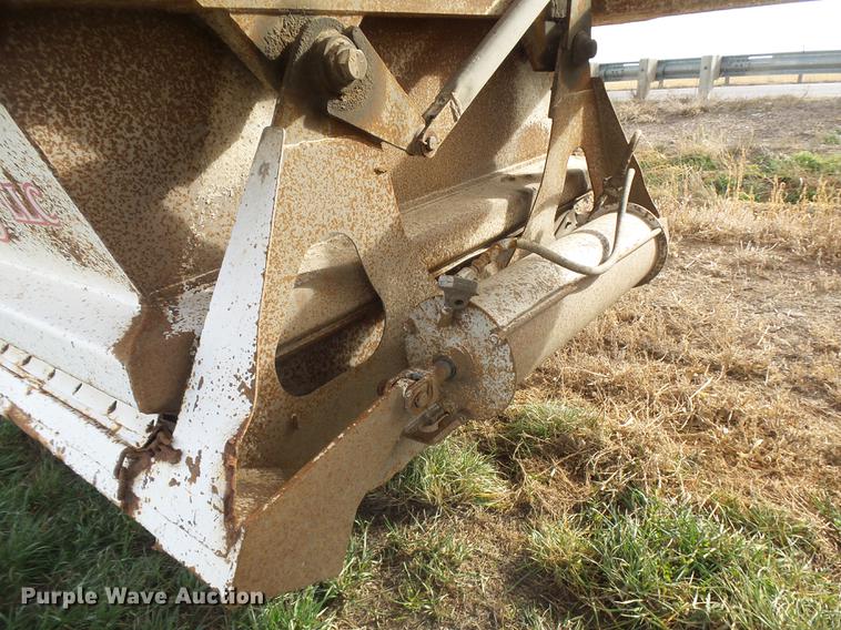 image for item DB6231 1990 Ranch LW20023 bottom dump trailer