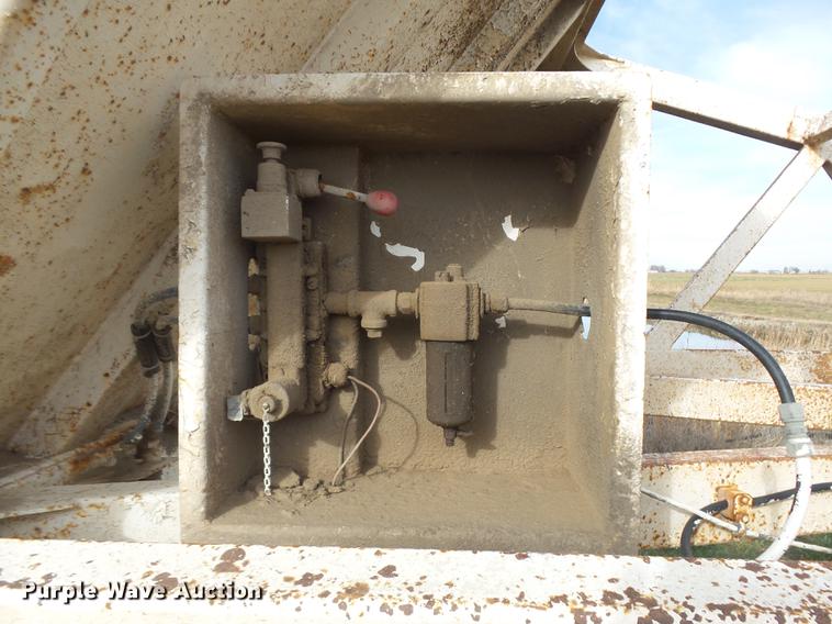 image for item DB6231 1990 Ranch LW20023 bottom dump trailer