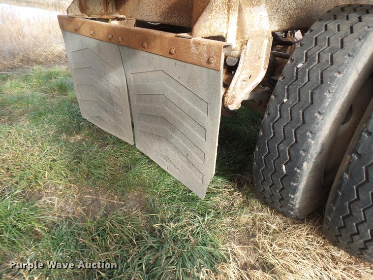 image for item DB6231 1990 Ranch LW20023 bottom dump trailer