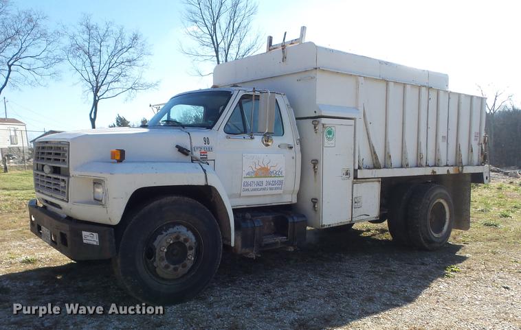 image for item DB6253 1990 Ford F700 chipper truck