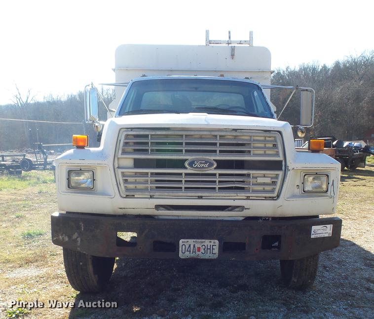 image for item DB6253 1990 Ford F700 chipper truck