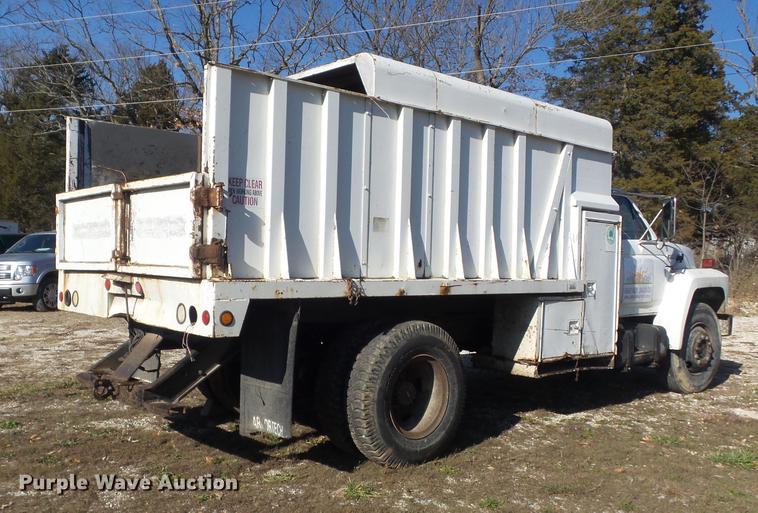 image for item DB6253 1990 Ford F700 chipper truck