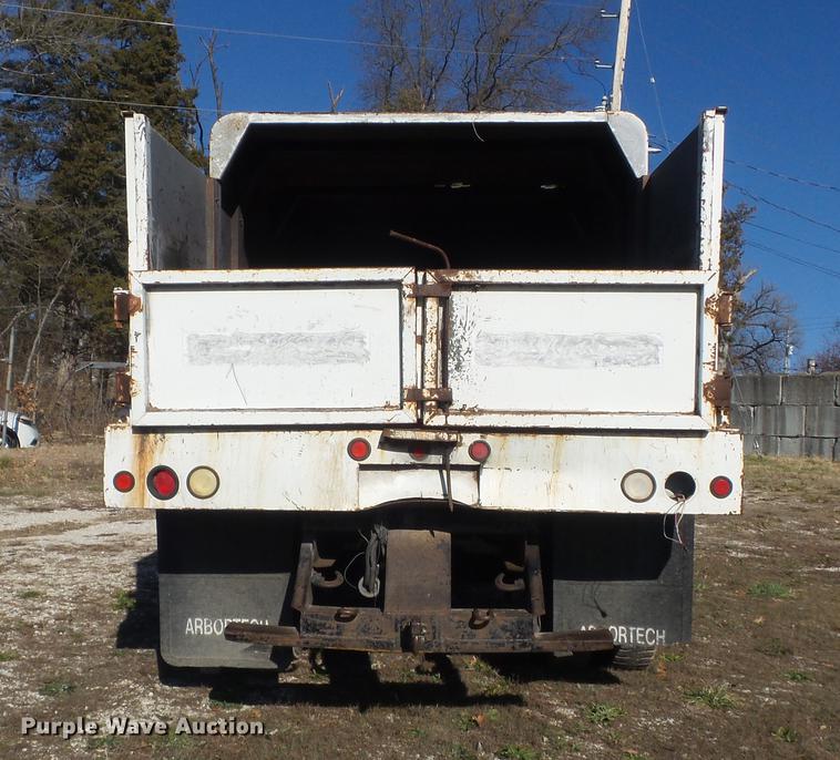 image for item DB6253 1990 Ford F700 chipper truck