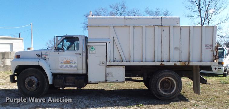 image for item DB6253 1990 Ford F700 chipper truck
