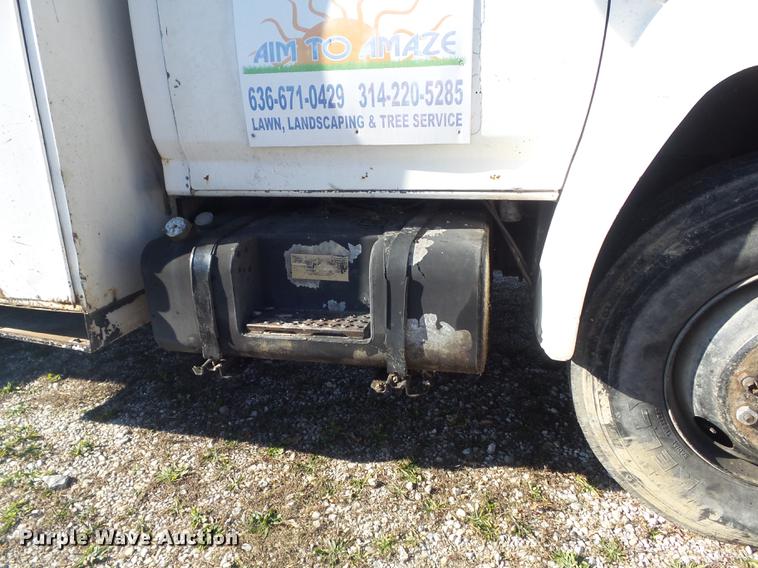 image for item DB6253 1990 Ford F700 chipper truck