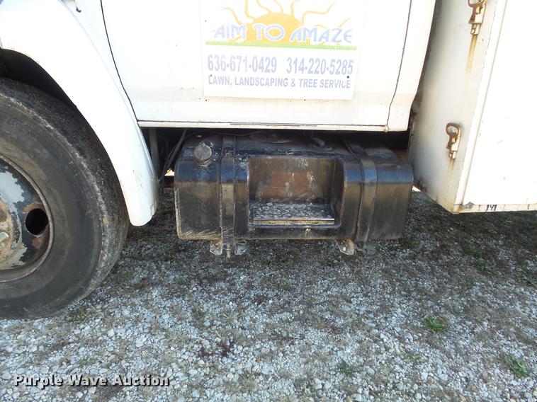 image for item DB6253 1990 Ford F700 chipper truck