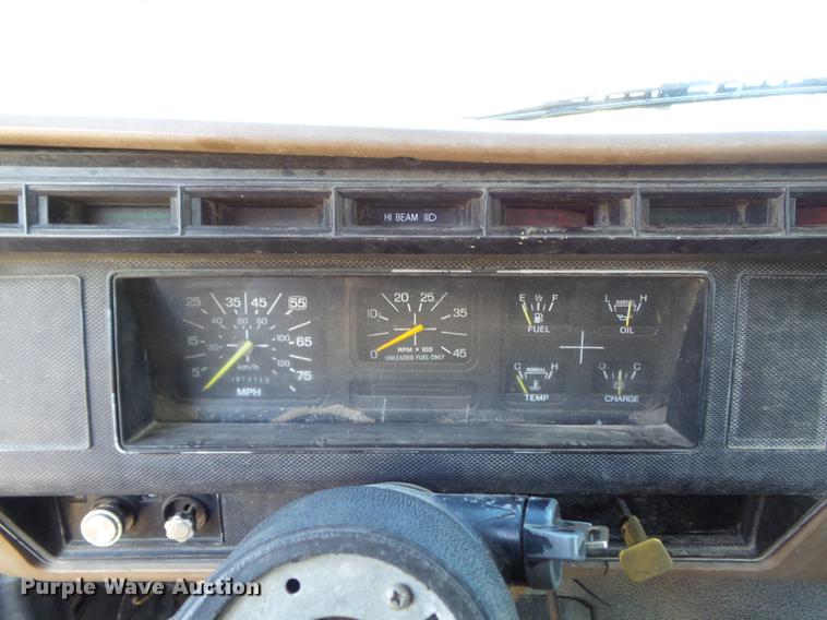 image for item DB6253 1990 Ford F700 chipper truck