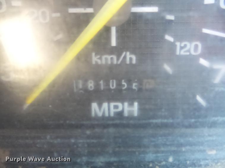 image for item DB6253 1990 Ford F700 chipper truck