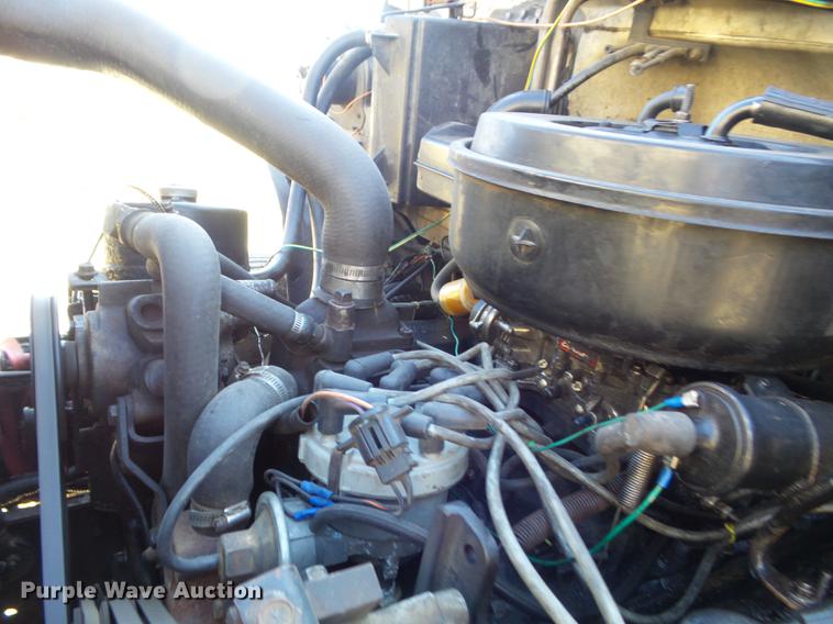 image for item DB6253 1990 Ford F700 chipper truck