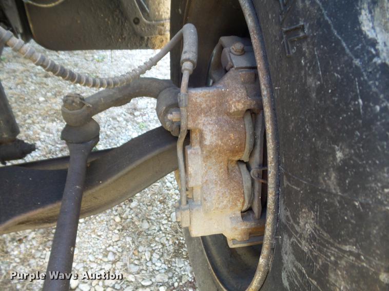 image for item DB6253 1990 Ford F700 chipper truck