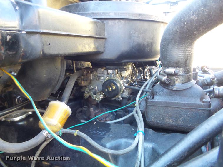 image for item DB6253 1990 Ford F700 chipper truck