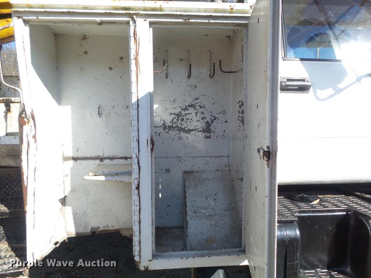 image for item DB6254 1991 GMC TopKick bucket truck