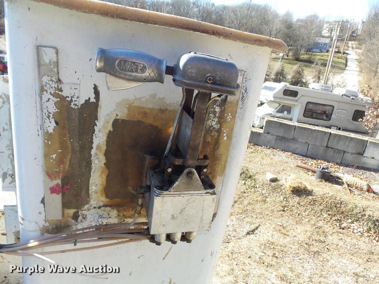 image for item DB6254 1991 GMC TopKick bucket truck