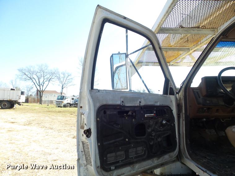 image for item DB6254 1991 GMC TopKick bucket truck