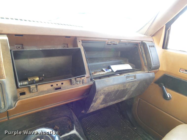 image for item DB6254 1991 GMC TopKick bucket truck