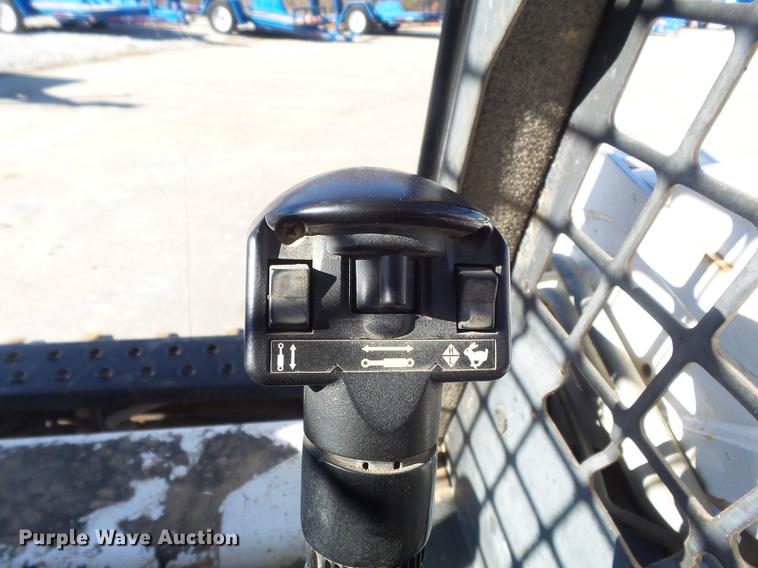 image for item DB6261 2008 Bobcat T190 skid steer