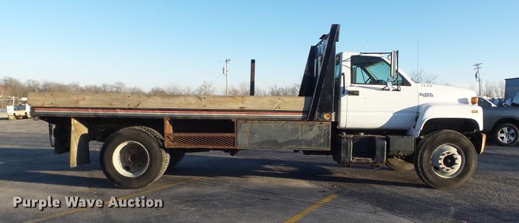 image for item DB6262 1994 GMC TopKick flatbed truck
