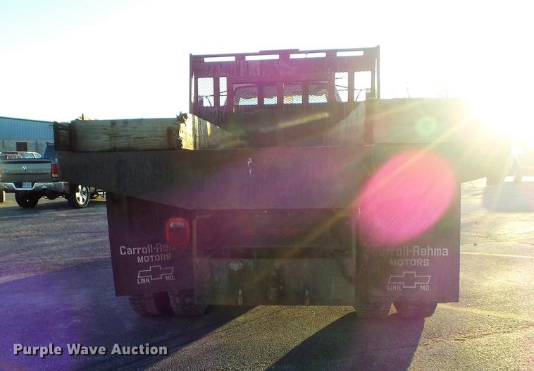 image for item DB6262 1994 GMC TopKick flatbed truck