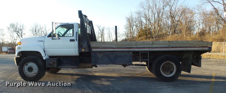 image for item DB6262 1994 GMC TopKick flatbed truck