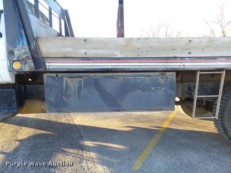 image for item DB6262 1994 GMC TopKick flatbed truck
