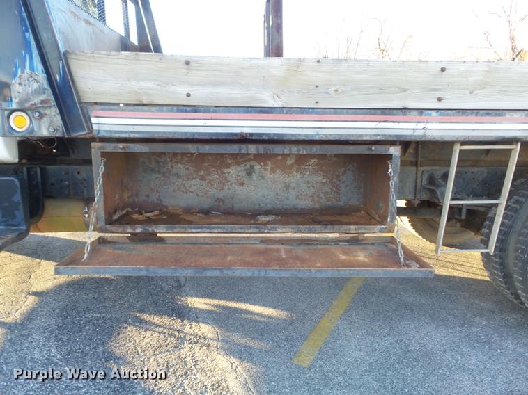 image for item DB6262 1994 GMC TopKick flatbed truck