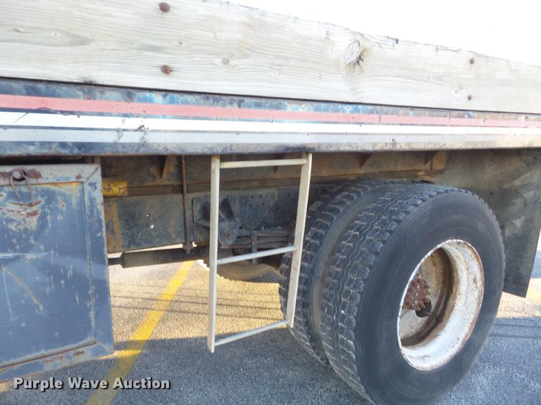 image for item DB6262 1994 GMC TopKick flatbed truck