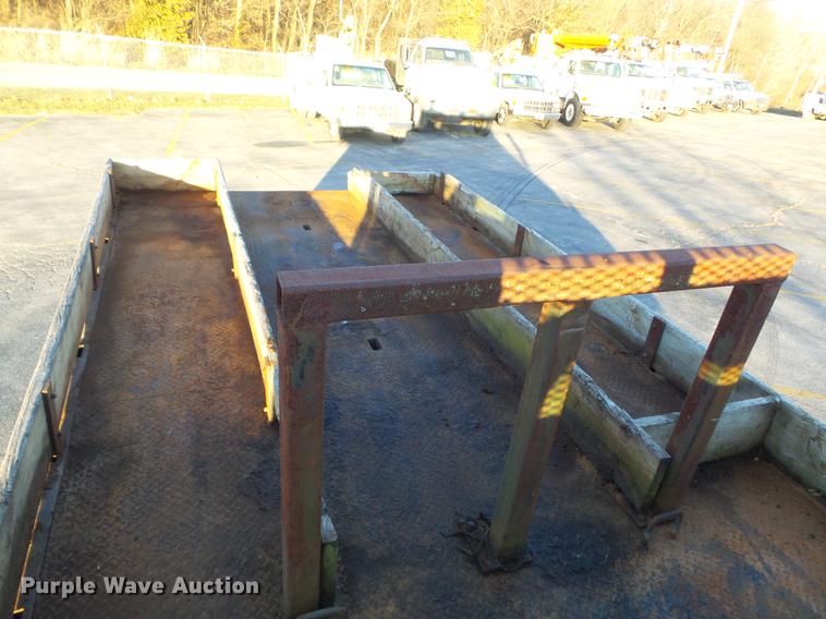 image for item DB6262 1994 GMC TopKick flatbed truck