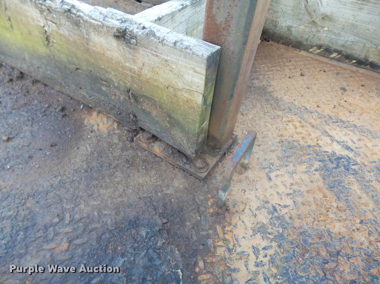 image for item DB6262 1994 GMC TopKick flatbed truck