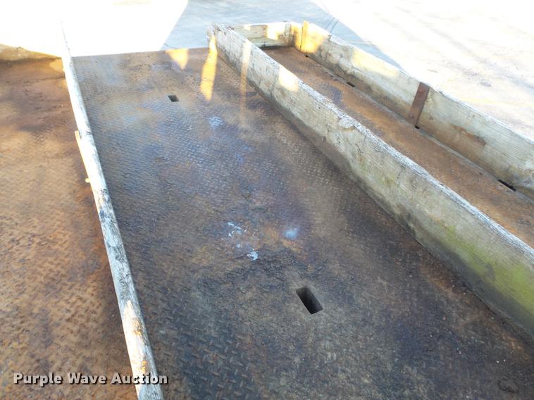 image for item DB6262 1994 GMC TopKick flatbed truck