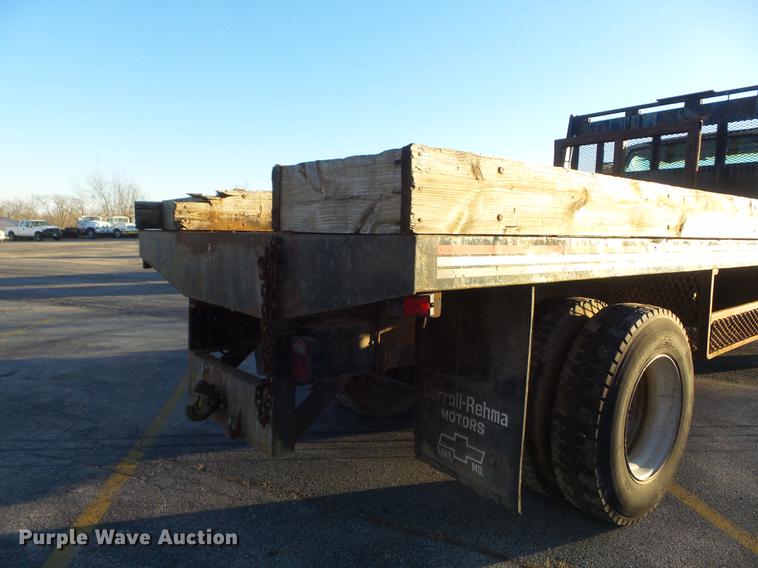 image for item DB6262 1994 GMC TopKick flatbed truck
