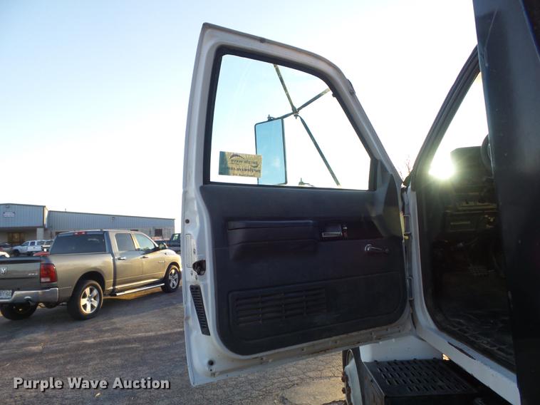 image for item DB6262 1994 GMC TopKick flatbed truck