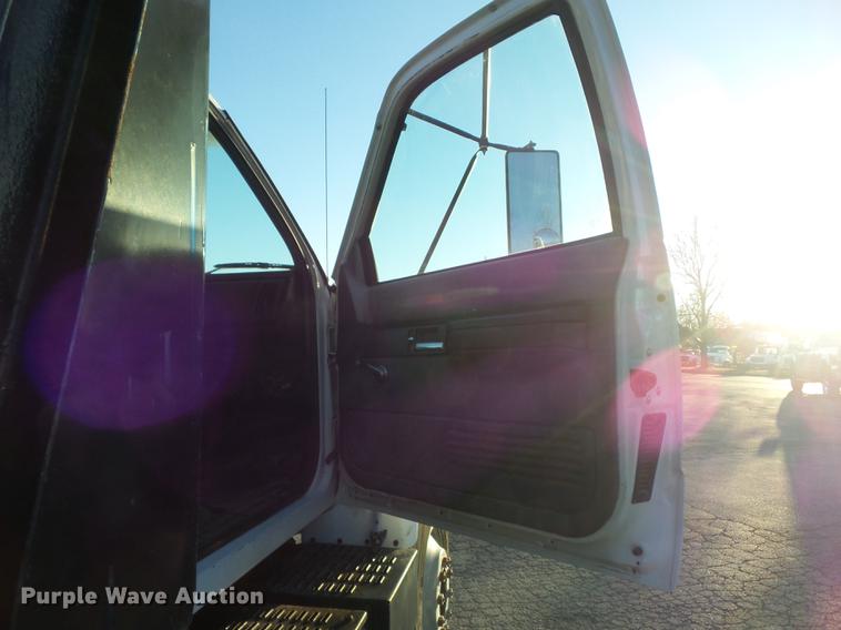 image for item DB6262 1994 GMC TopKick flatbed truck