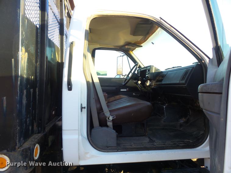 image for item DB6262 1994 GMC TopKick flatbed truck