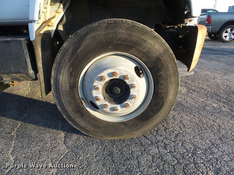 image for item DB6262 1994 GMC TopKick flatbed truck