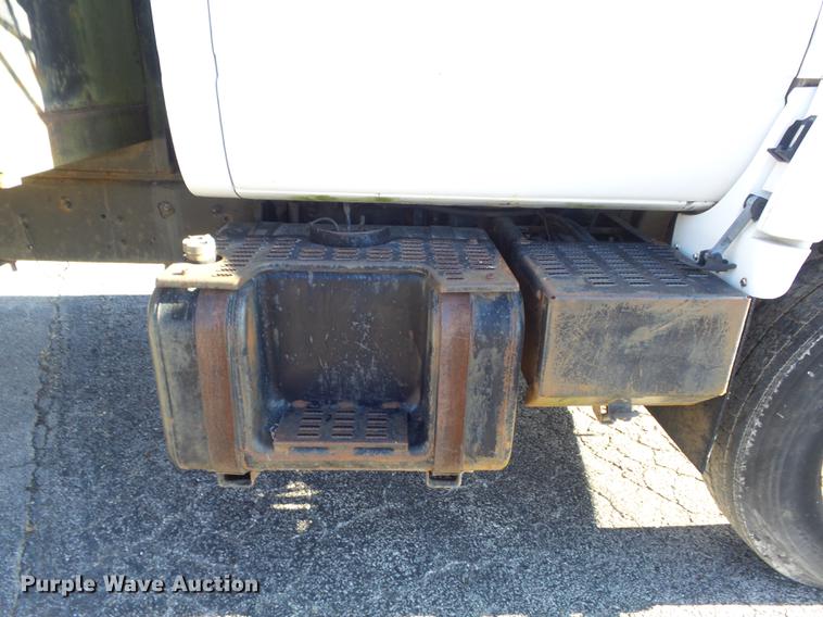 image for item DB6263 1992 GMC TopKick flatbed truck