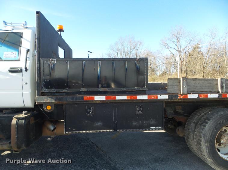 image for item DB6263 1992 GMC TopKick flatbed truck