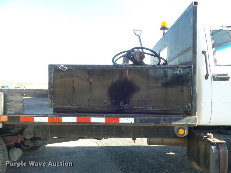 image for item DB6263 1992 GMC TopKick flatbed truck