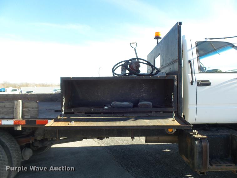image for item DB6263 1992 GMC TopKick flatbed truck