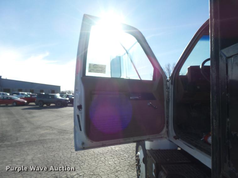 image for item DB6263 1992 GMC TopKick flatbed truck