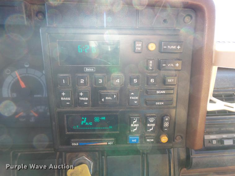 image for item DB6263 1992 GMC TopKick flatbed truck