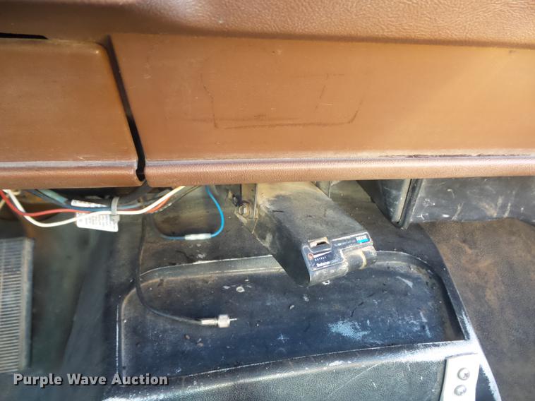 image for item DB6263 1992 GMC TopKick flatbed truck