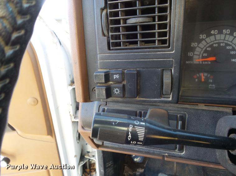 image for item DB6263 1992 GMC TopKick flatbed truck