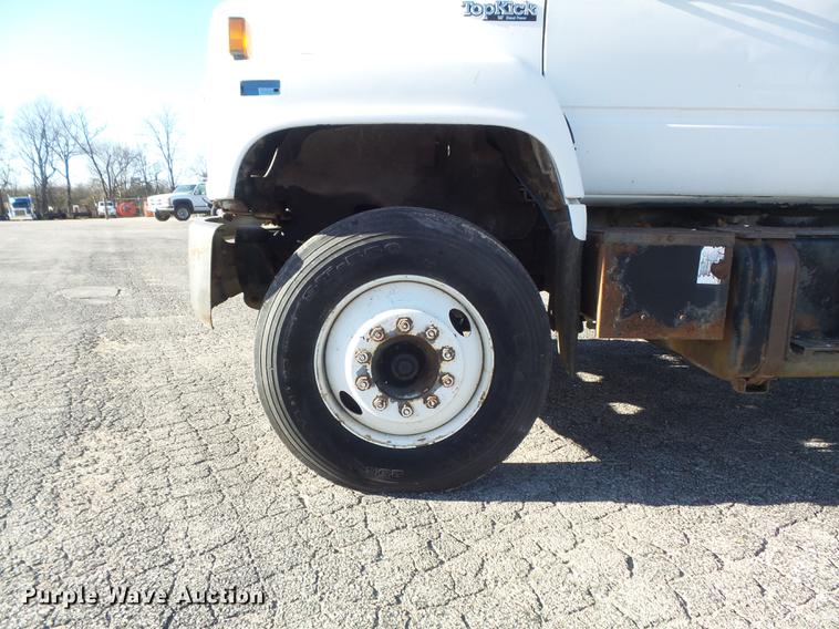 image for item DB6263 1992 GMC TopKick flatbed truck