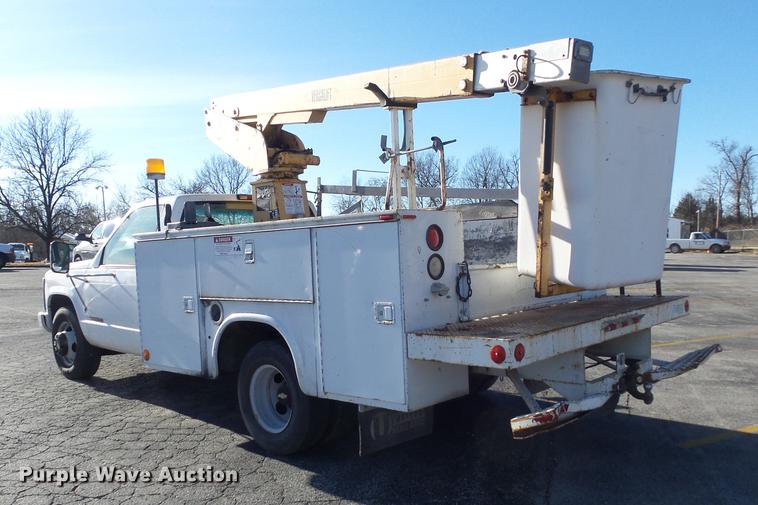 image for item DB6264 2000 Chevrolet 3500 bucket truck